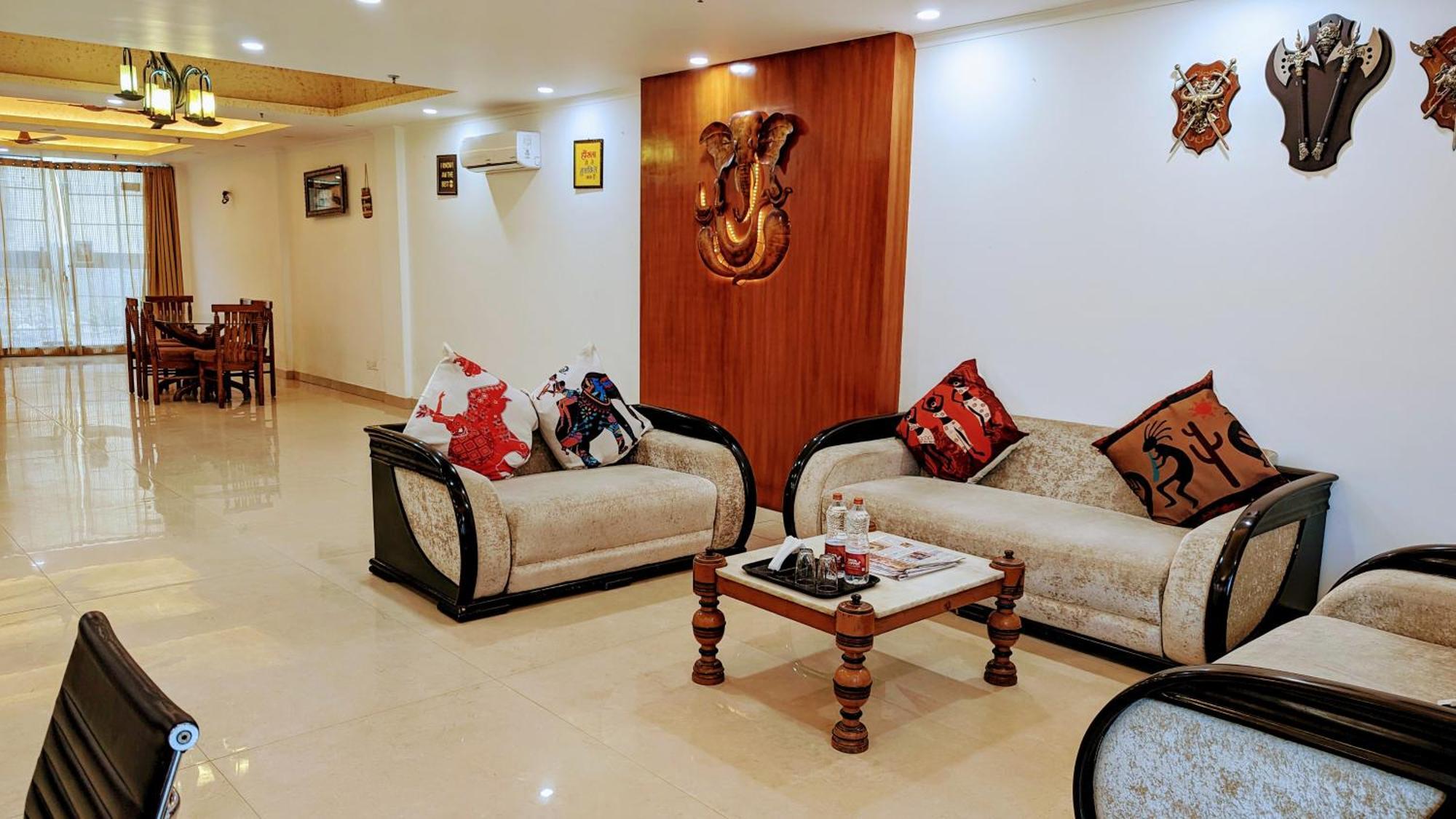 Hotel Moon Taj Near Yashobhoomi Convention Centre 델리 외부 사진