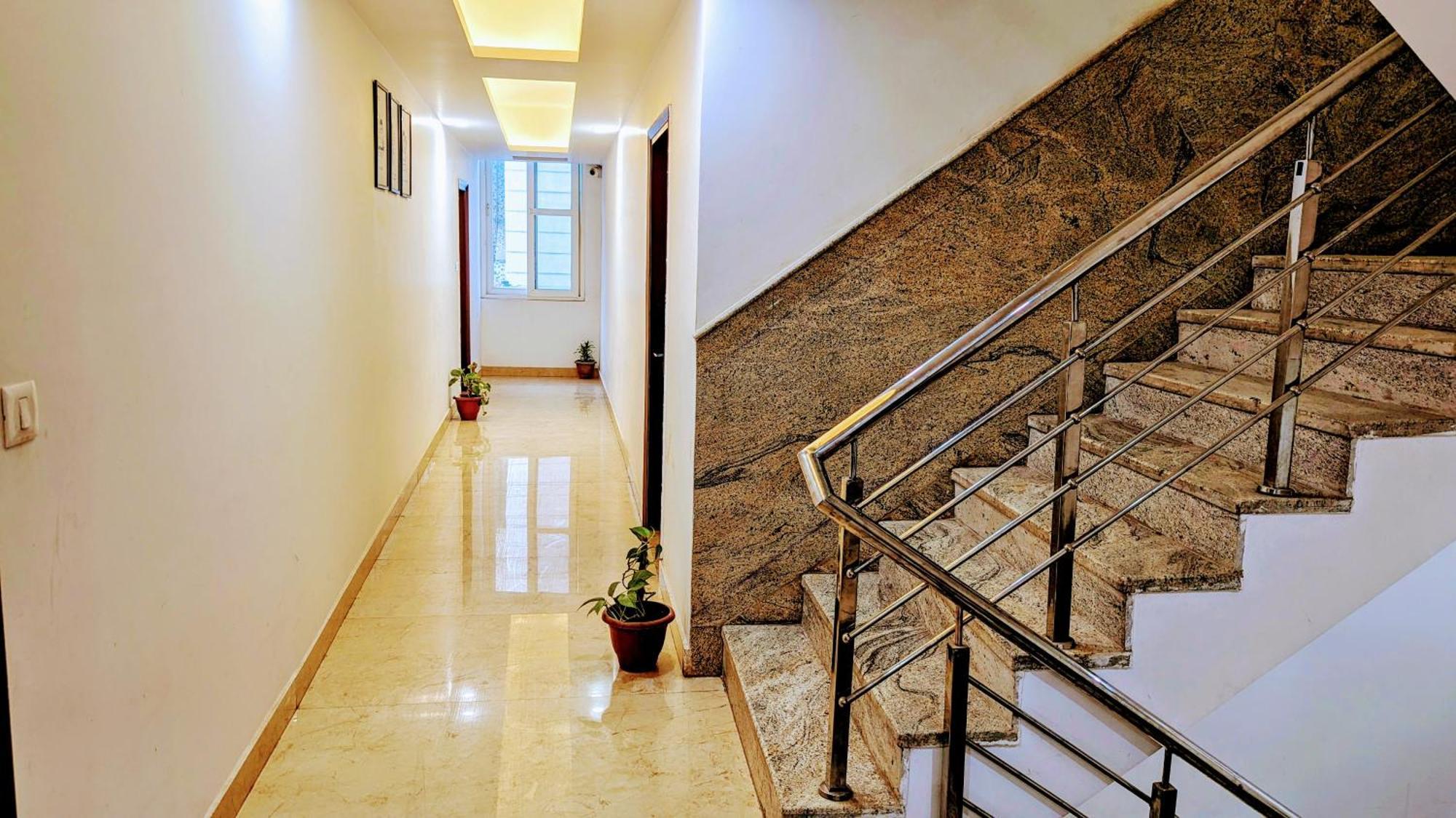 Hotel Moon Taj Near Yashobhoomi Convention Centre 델리 외부 사진