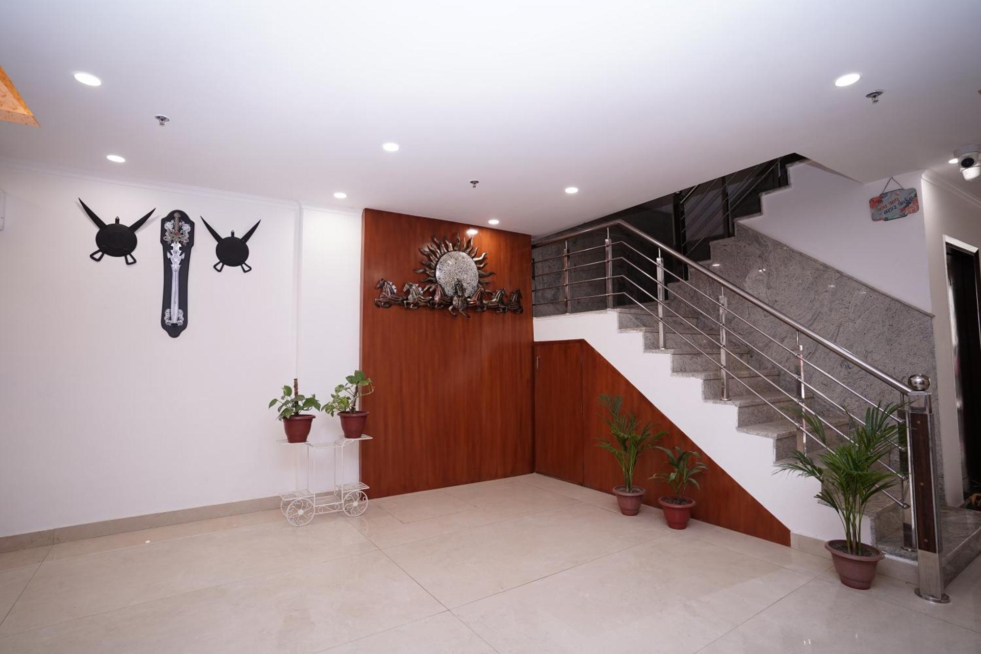 Hotel Moon Taj Near Yashobhoomi Convention Centre 델리 외부 사진