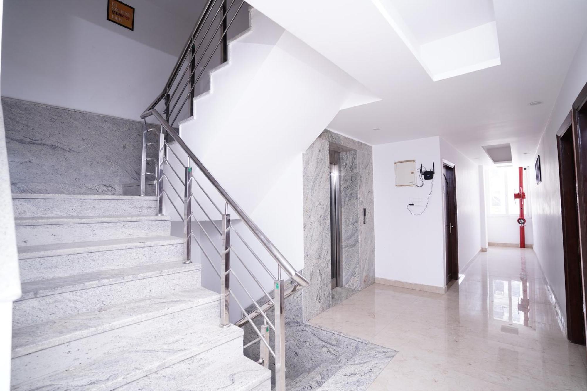 Hotel Moon Taj Near Yashobhoomi Convention Centre 델리 외부 사진